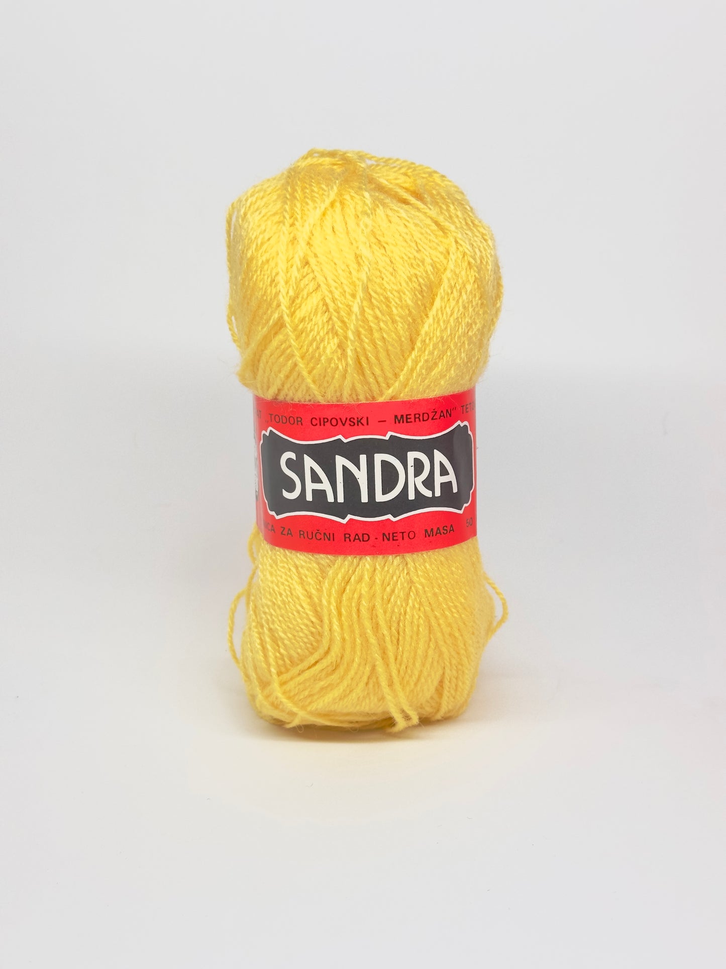 Makedonska Vunica za pletenje Sandra 15% Runska Vuna, 85% Poliakril 50g/100m