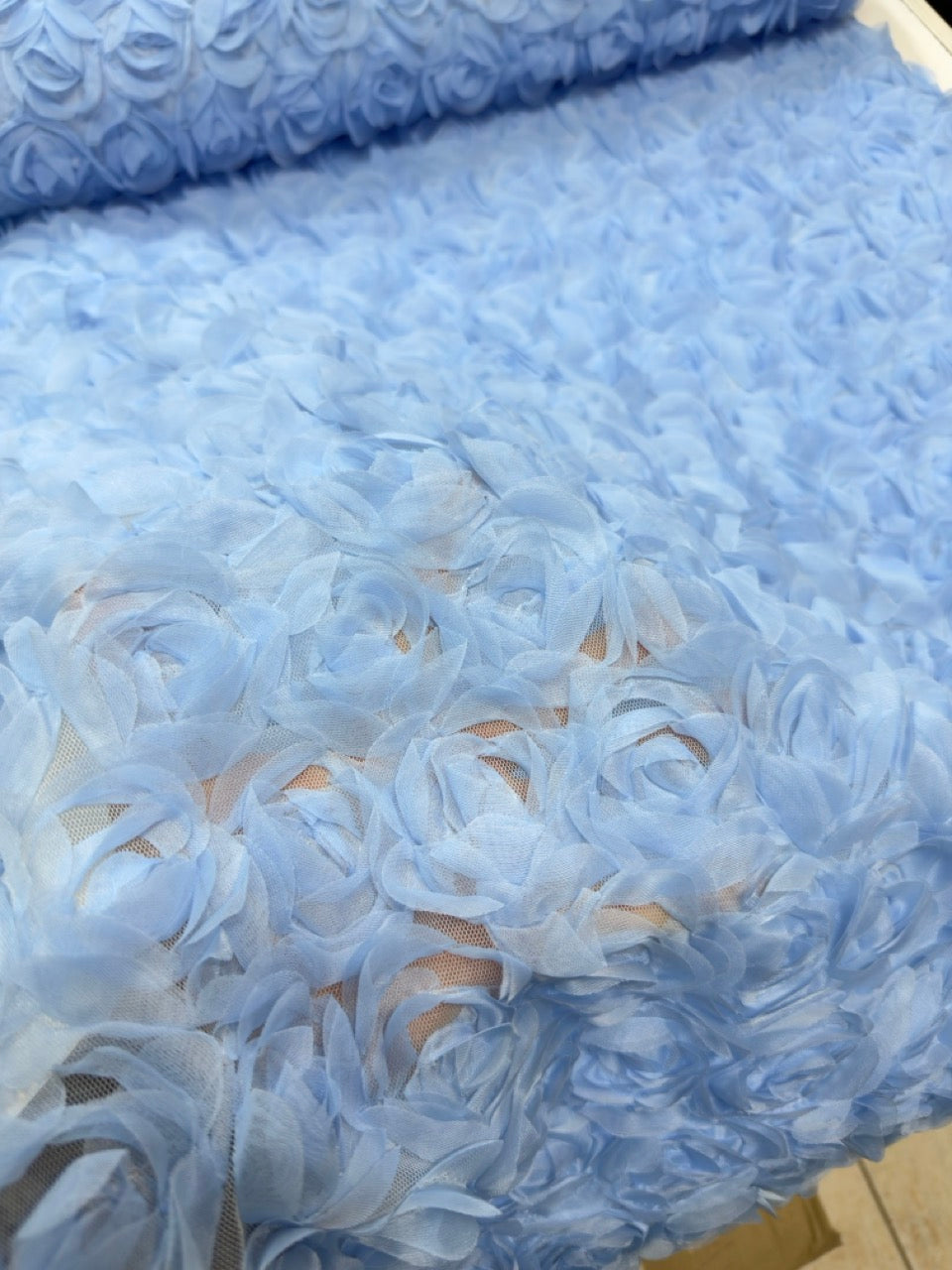 3D Čipka sa ružama „STELA“ – Ekskluzivna elegancija za glamurozne haljine - DjinaTeks