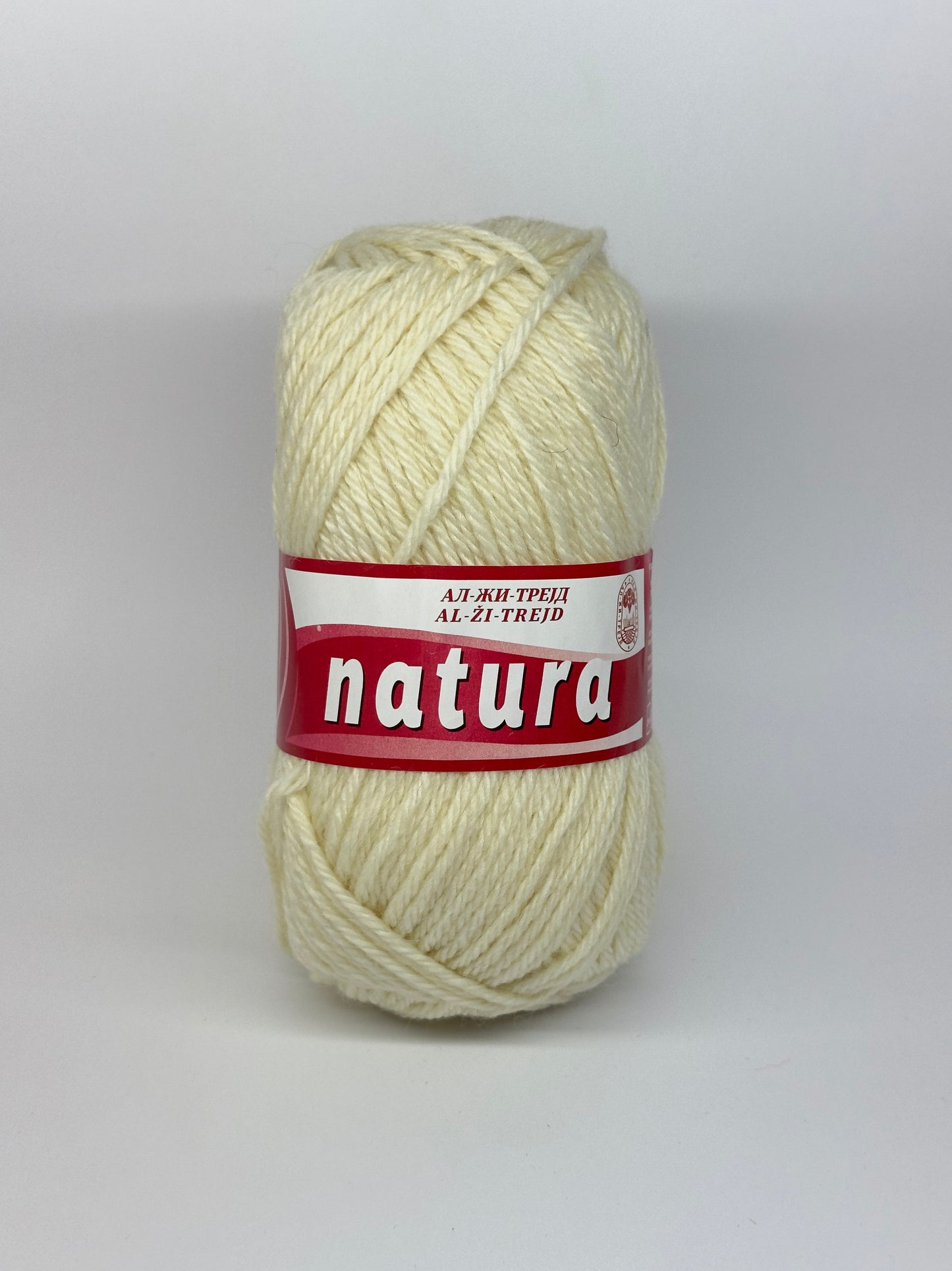 Vunica Natura 100g – 100% prirodna vunena nit iz Makedonije, idealna za pletenje, heklanje, kape, salove i dzempere