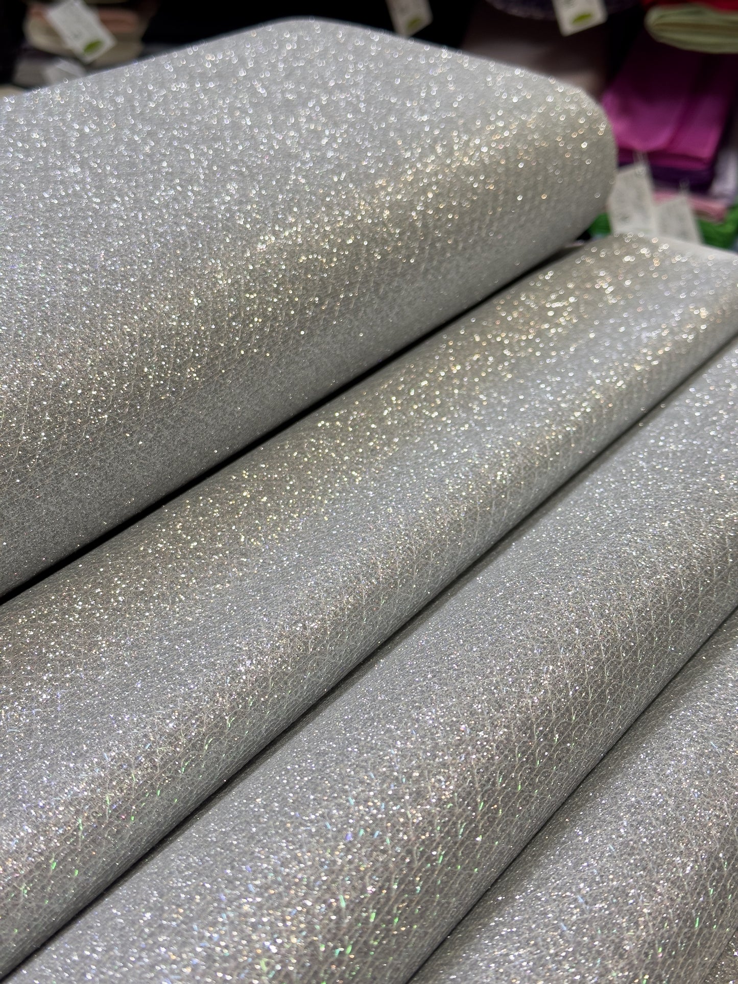 Shimmer Chain Materijal za Svečane i Elegantne Haljine - DjinaTeks