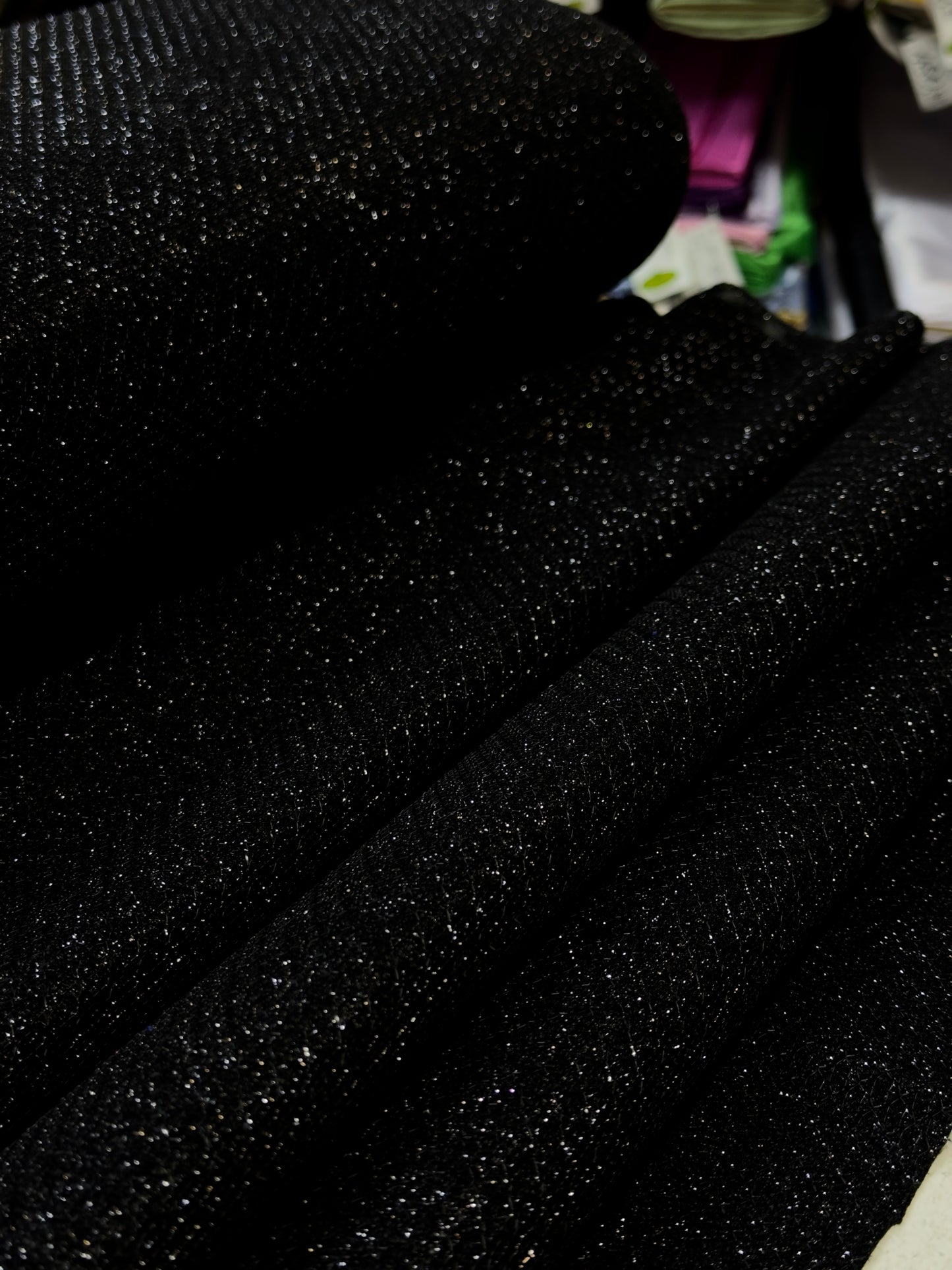 Shimmer Chain Materijal za Svečane i Elegantne Haljine - DjinaTeks
