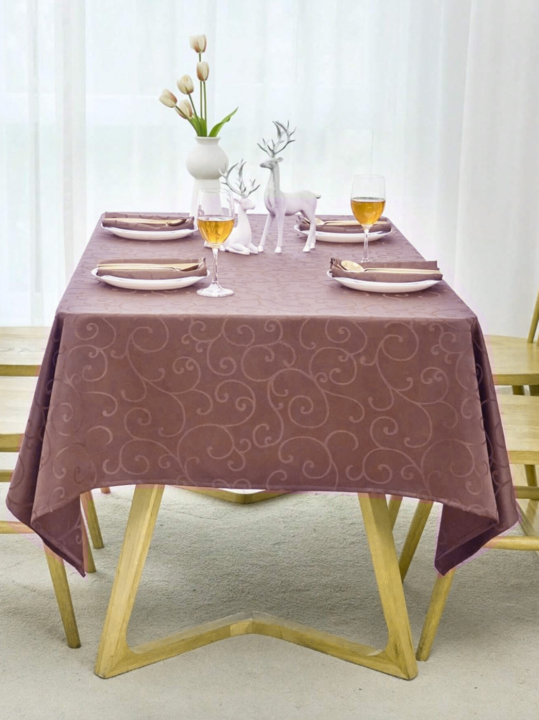 Puder Roze Damast Vijuga Gotov Stolnjak Više Dimenzija (135x135, 180x135, 220x135, 275x135)