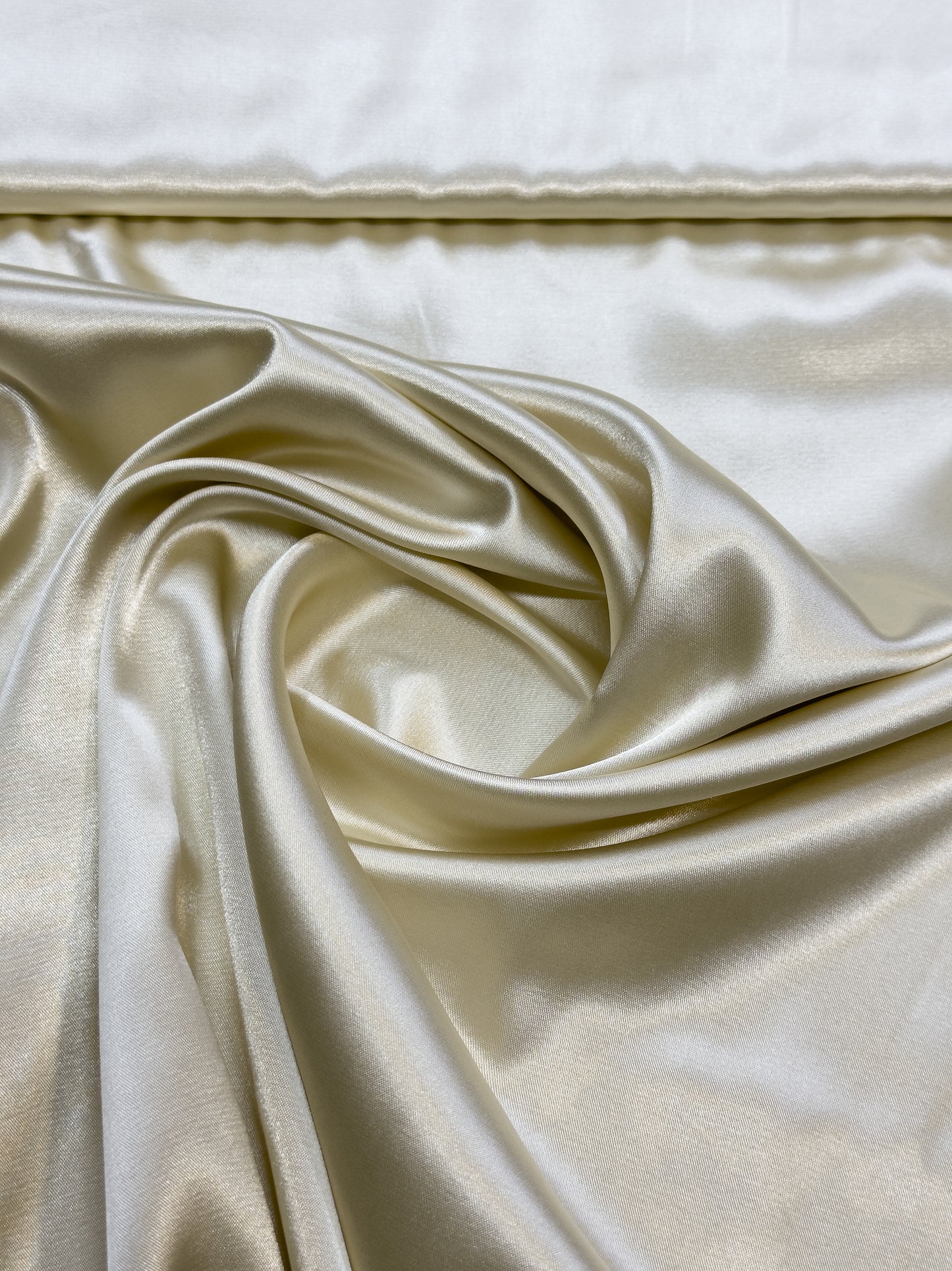 Maturske haljine Haljine za maturu Beograd Duge maturske haljine Kratke maturske haljine Unikatne maturske haljine dekoracije posteljine Saten Silk DjinaTeks