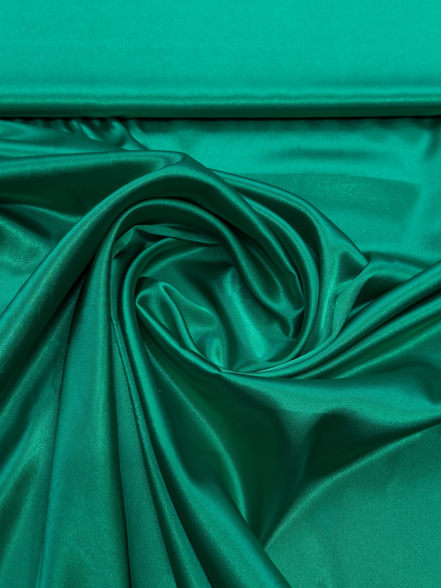 Maturske haljine Haljine za maturu Beograd Duge maturske haljine Kratke maturske haljine Unikatne maturske haljine dekoracije posteljine Saten Silk DjinaTeks