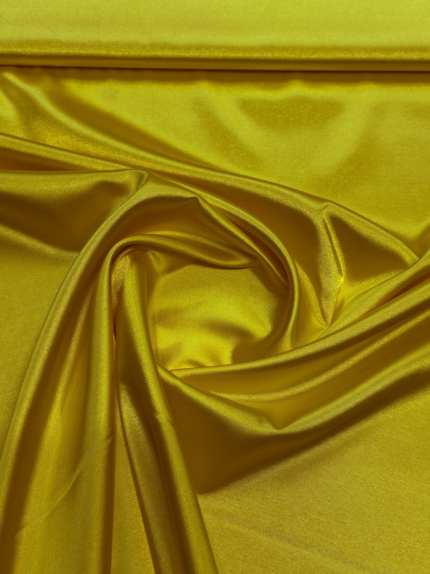 Maturske haljine Haljine za maturu Beograd Duge maturske haljine Kratke maturske haljine Unikatne maturske haljine dekoracije posteljine Saten Silk DjinaTeks