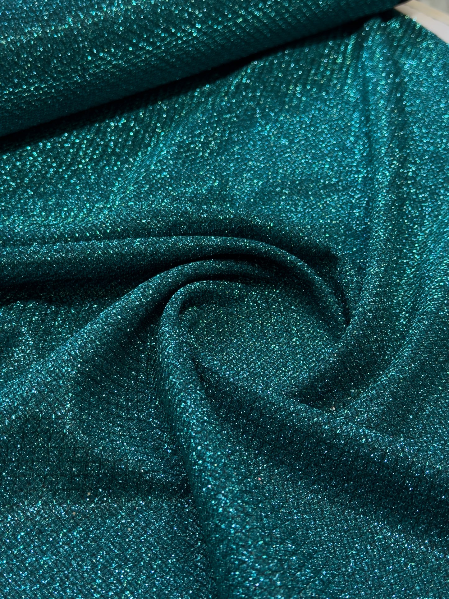Shimmer Chain Materijal za Svečane i Elegantne Haljine - DjinaTeks