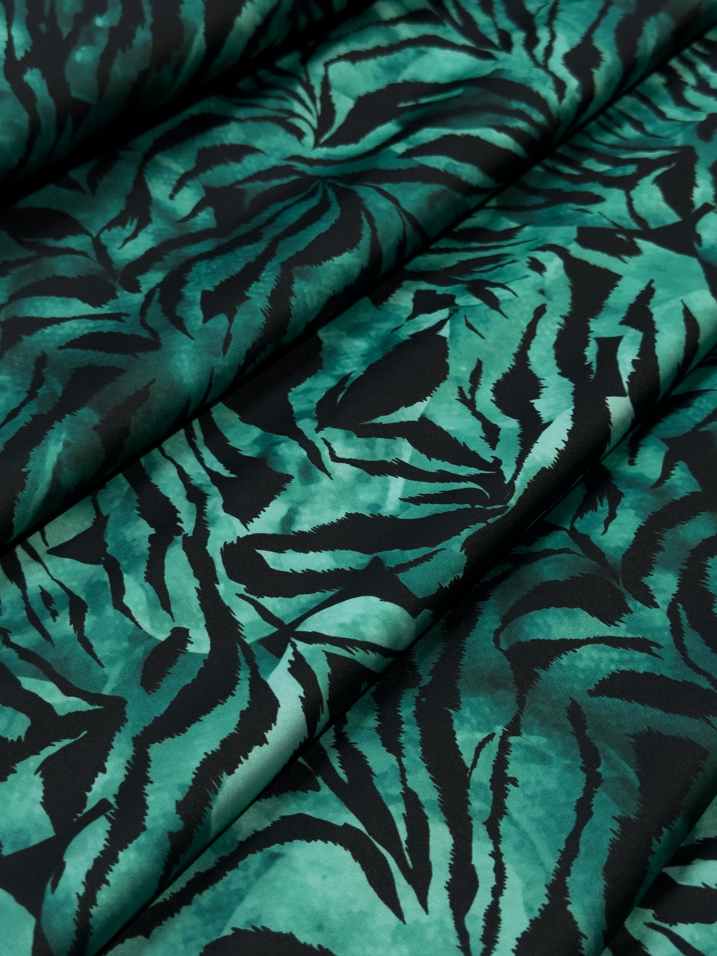 moderne haljine Armani print DjinaTeks