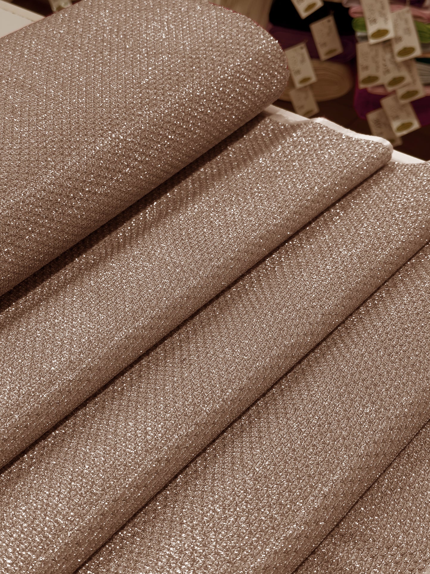 Shimmer Chain Materijal za Svečane i Elegantne Haljine - DjinaTeks