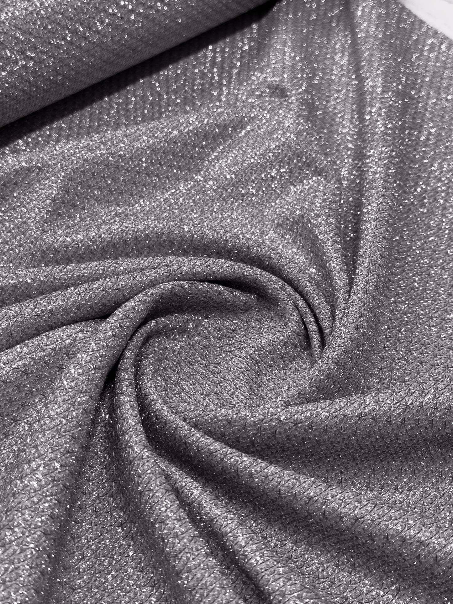 Shimmer Chain Materijal za Svečane i Elegantne Haljine - DjinaTeks
