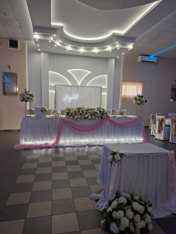 9C1C115C-2409-45FE-BA05-9168C21C82D8.jpeg__PID:aca0f8eb-f8d7-4bc6-9628-cbb1e8ee4d08