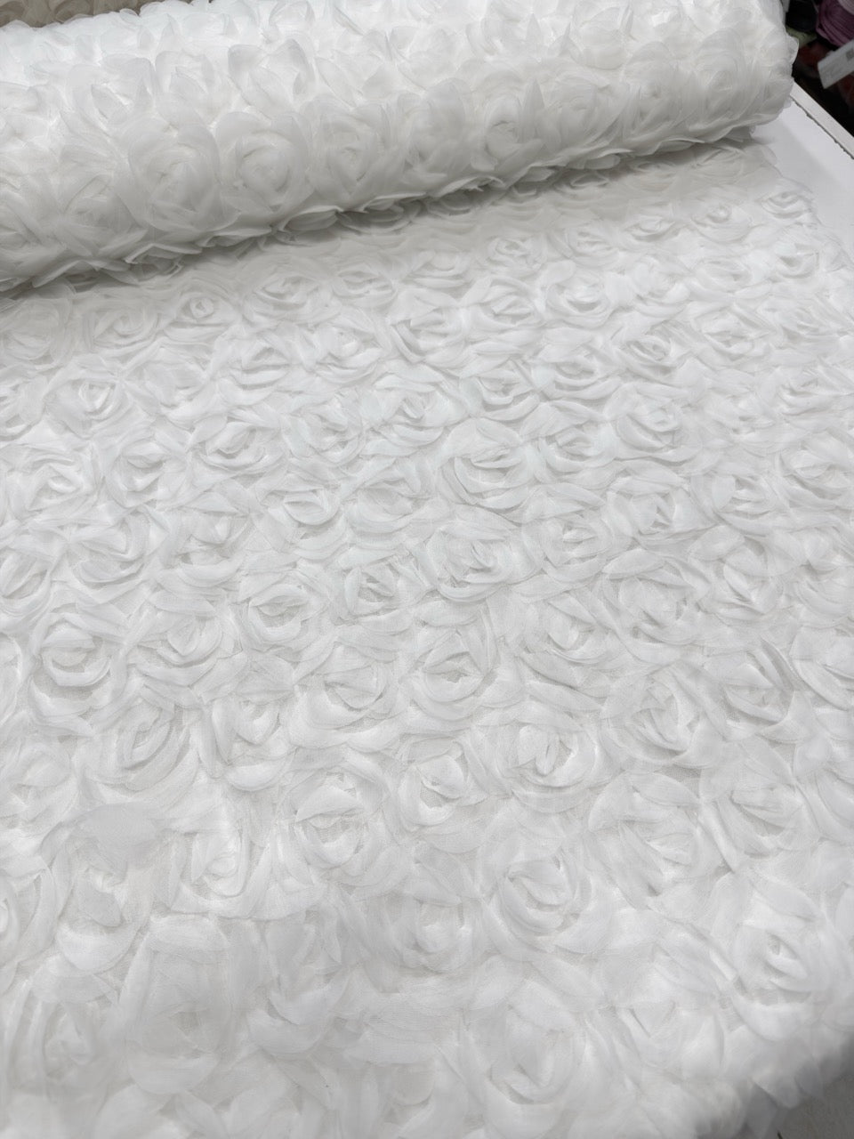 3D Čipka sa ružama „STELA“ – Ekskluzivna elegancija za glamurozne haljine - DjinaTeks