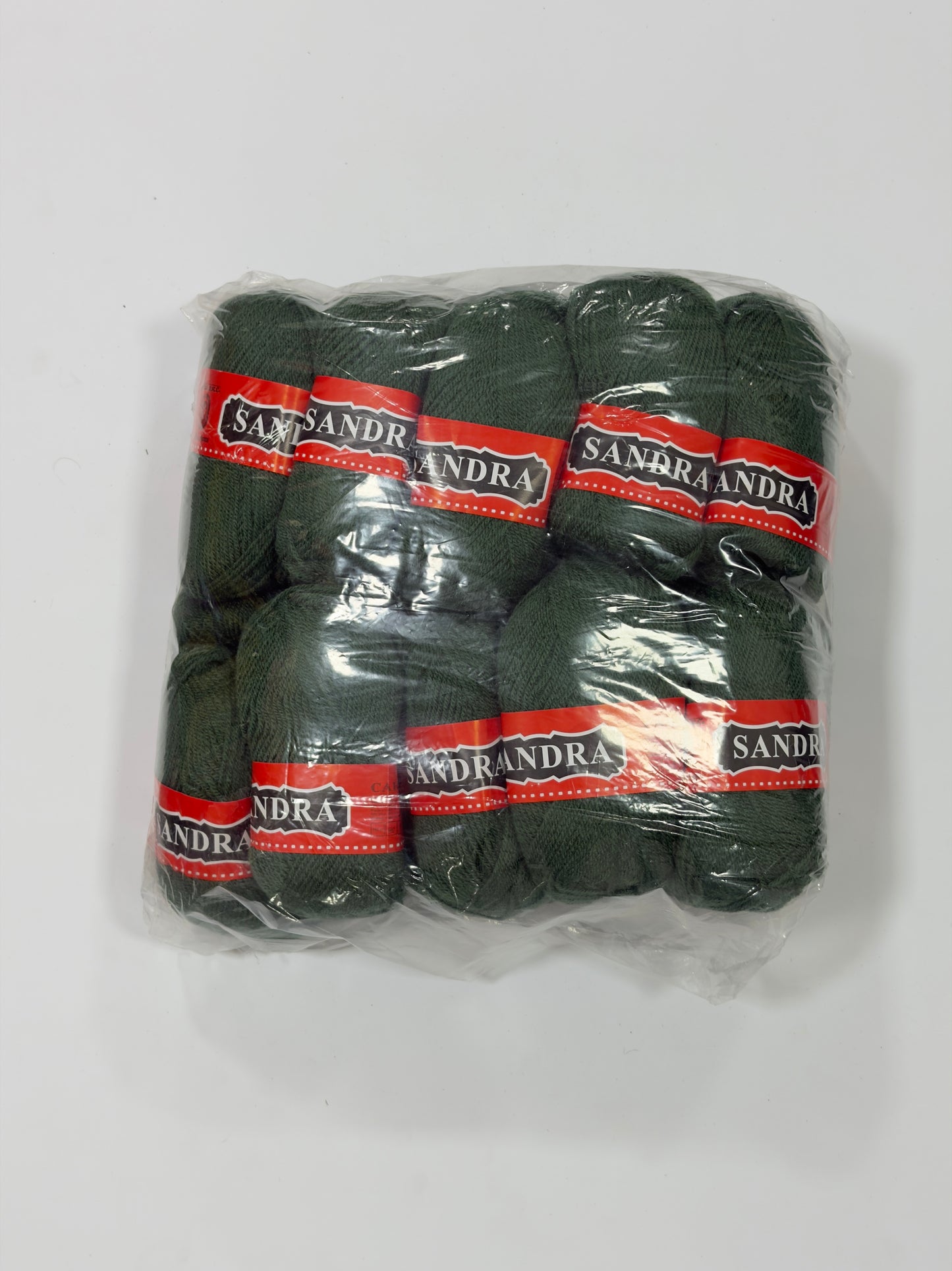 Makedonska Vunica za pletenje Sandra 15% Runska Vuna, 85% Poliakril 50g/100m