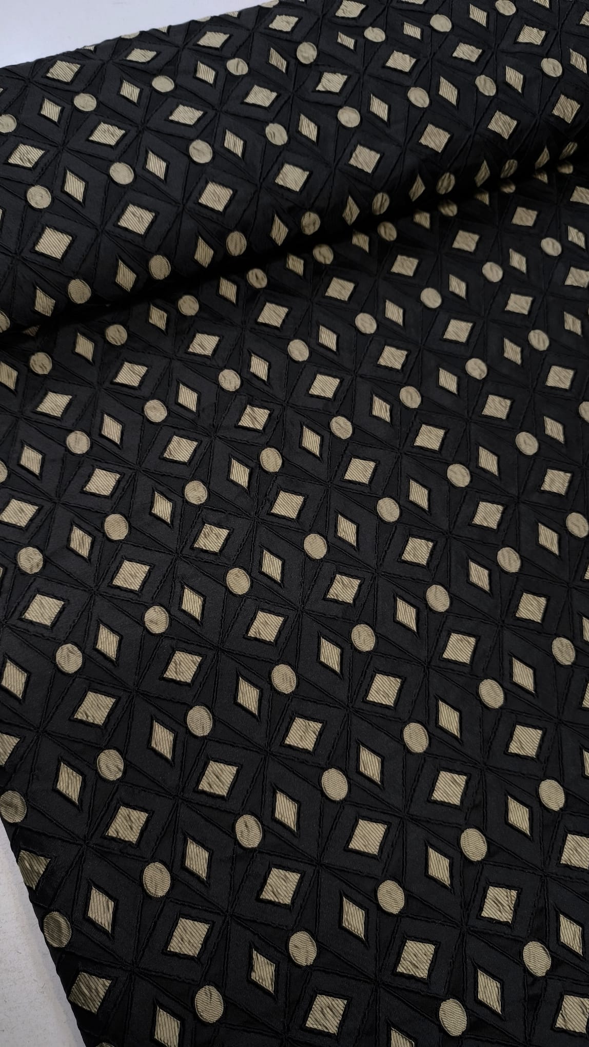 Brokat ANGELINA– luksuzni svecani brokat sa reljefnim dezenom - DjinaTeks