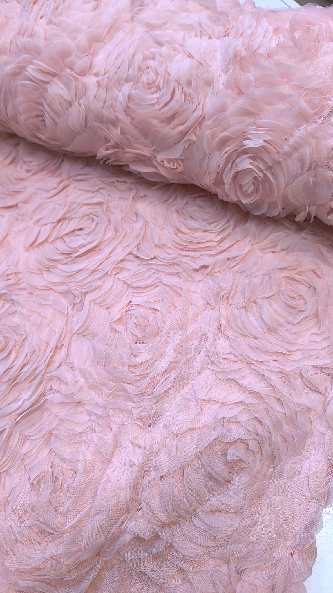 3D Čipka sa ružama „MIMI“ – Statement luksuz za glamurozne kreacije - DjinaTeks