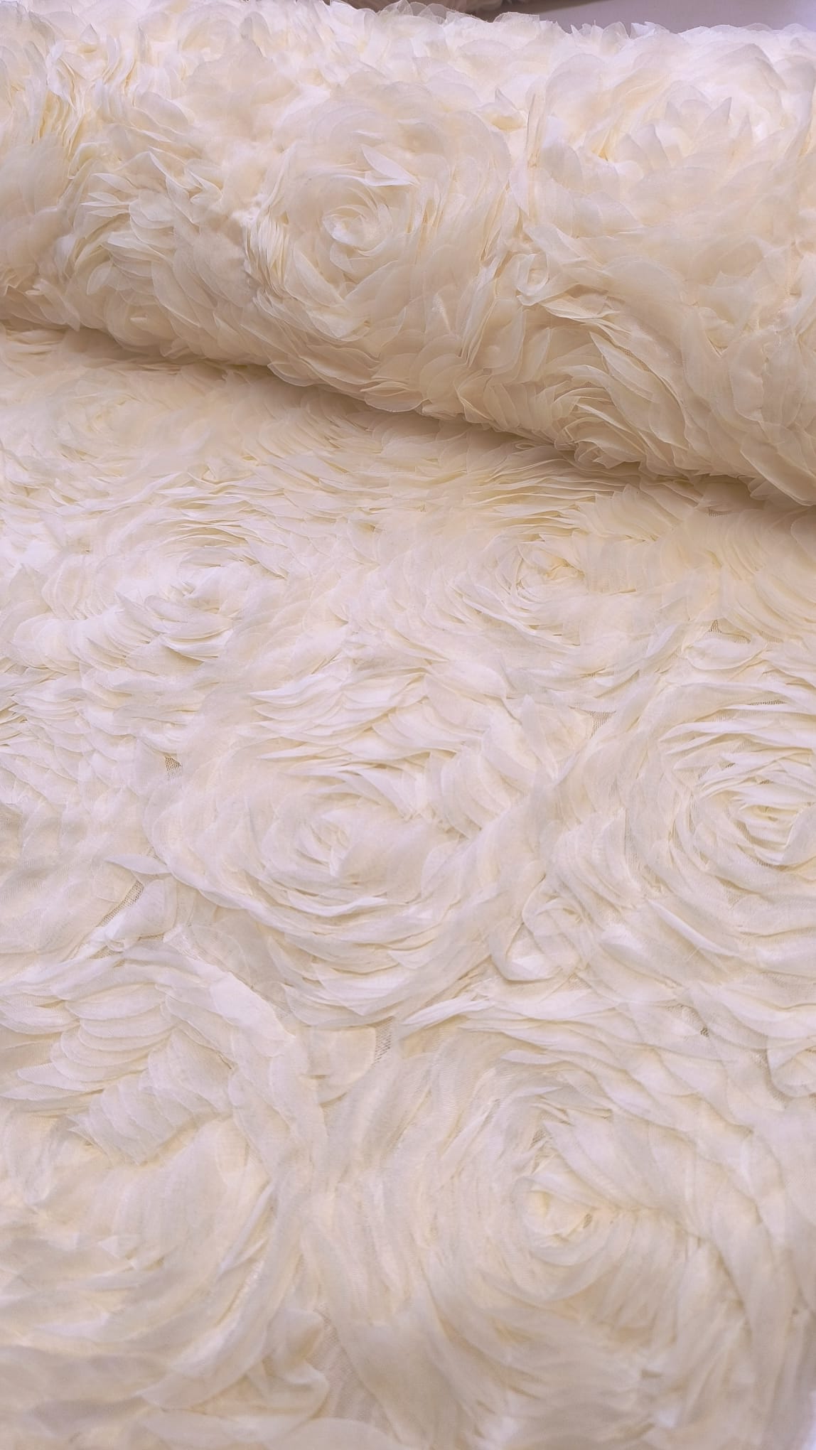 3D Čipka sa ružama „MIMI“ – Statement luksuz za glamurozne kreacije - DjinaTeks