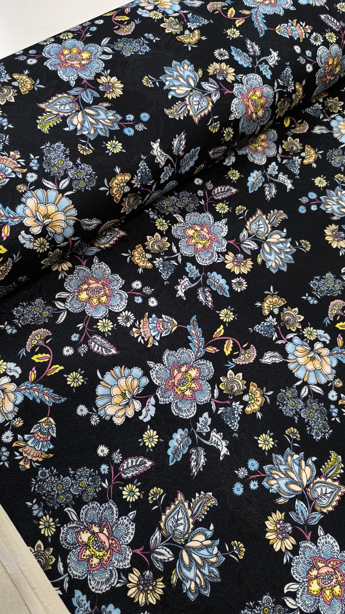 Brokat SPRING – floralni brokat za maturske i svečane haljine - DjinaTeks