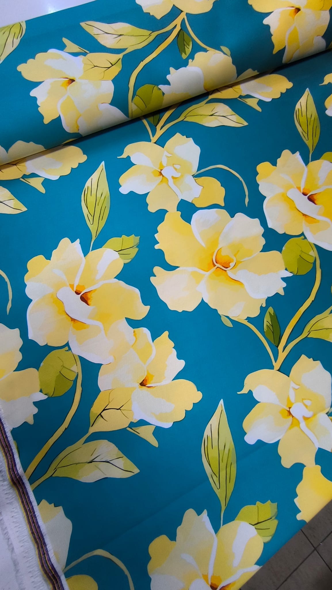 Brokat saten – dezenirani materijal za maturske i svečane haljine - DjinaTeks