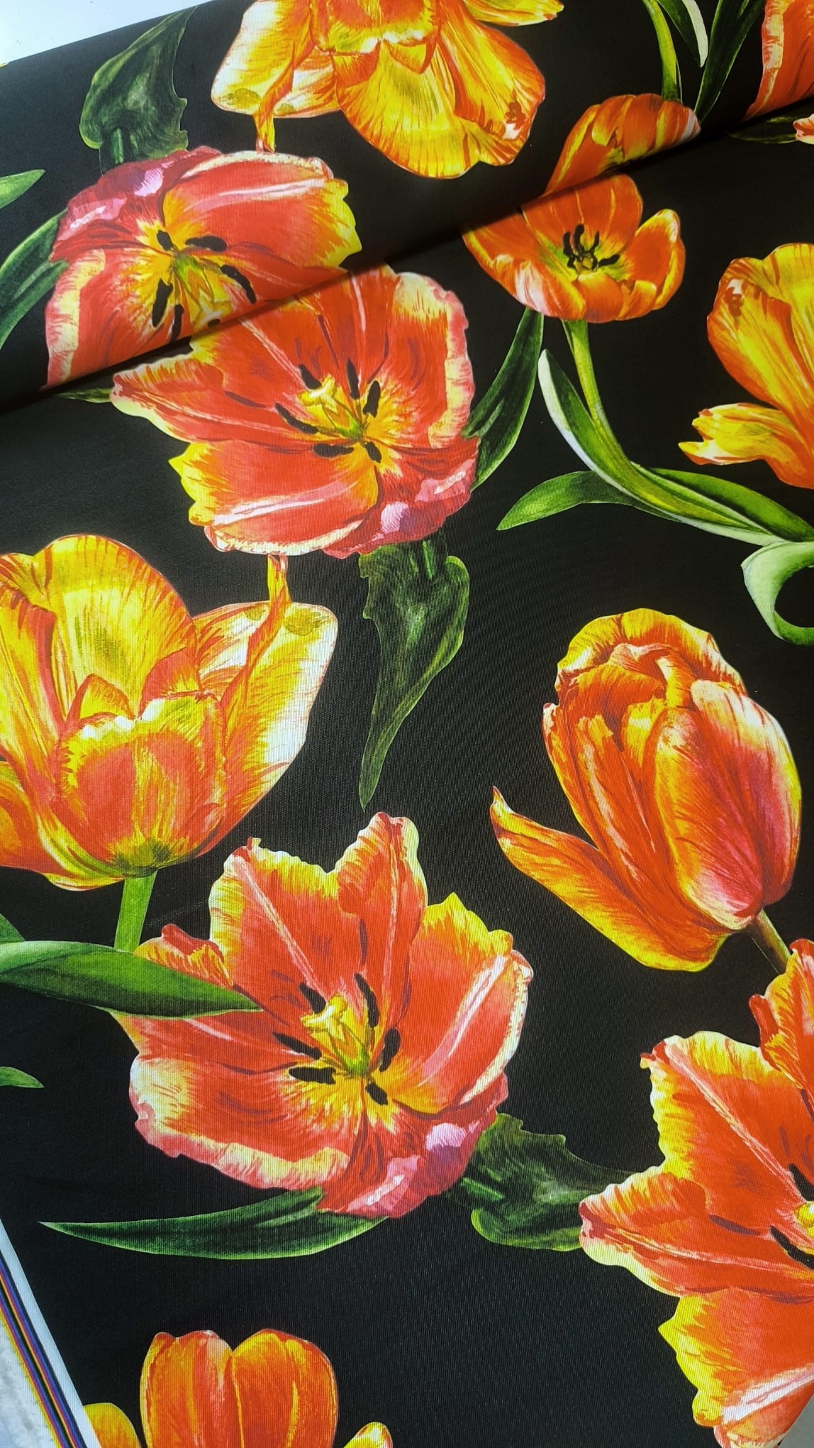 Brokat saten – dezenirani materijal za maturske i svečane haljine - DjinaTeks