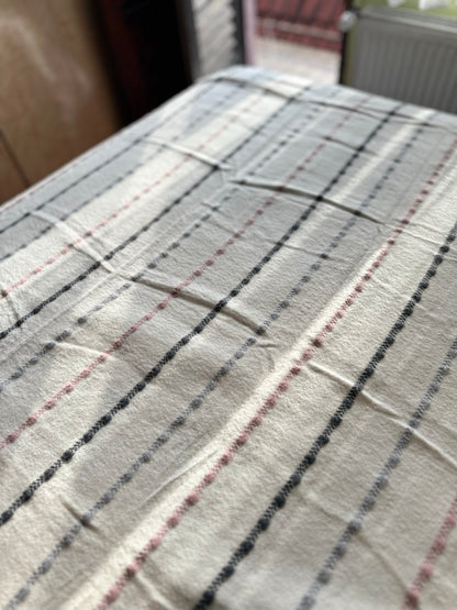 Pokrivac od pamuka i akrila – Moderan dekorativni prekrivac 150x200 cm