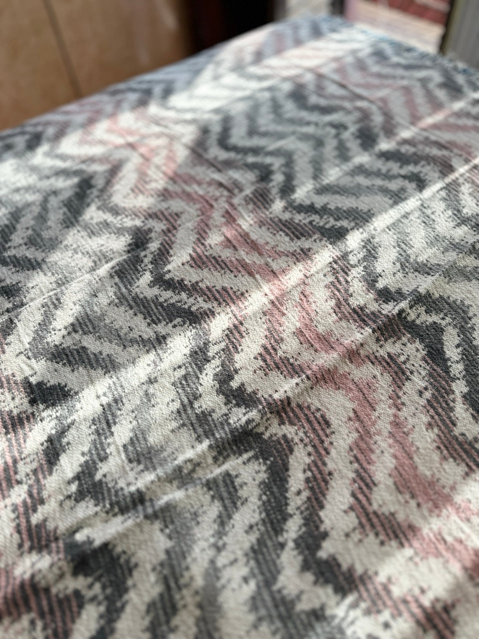 Pokrivac od pamuka i akrila – Moderan dekorativni prekrivac 150x200 cm