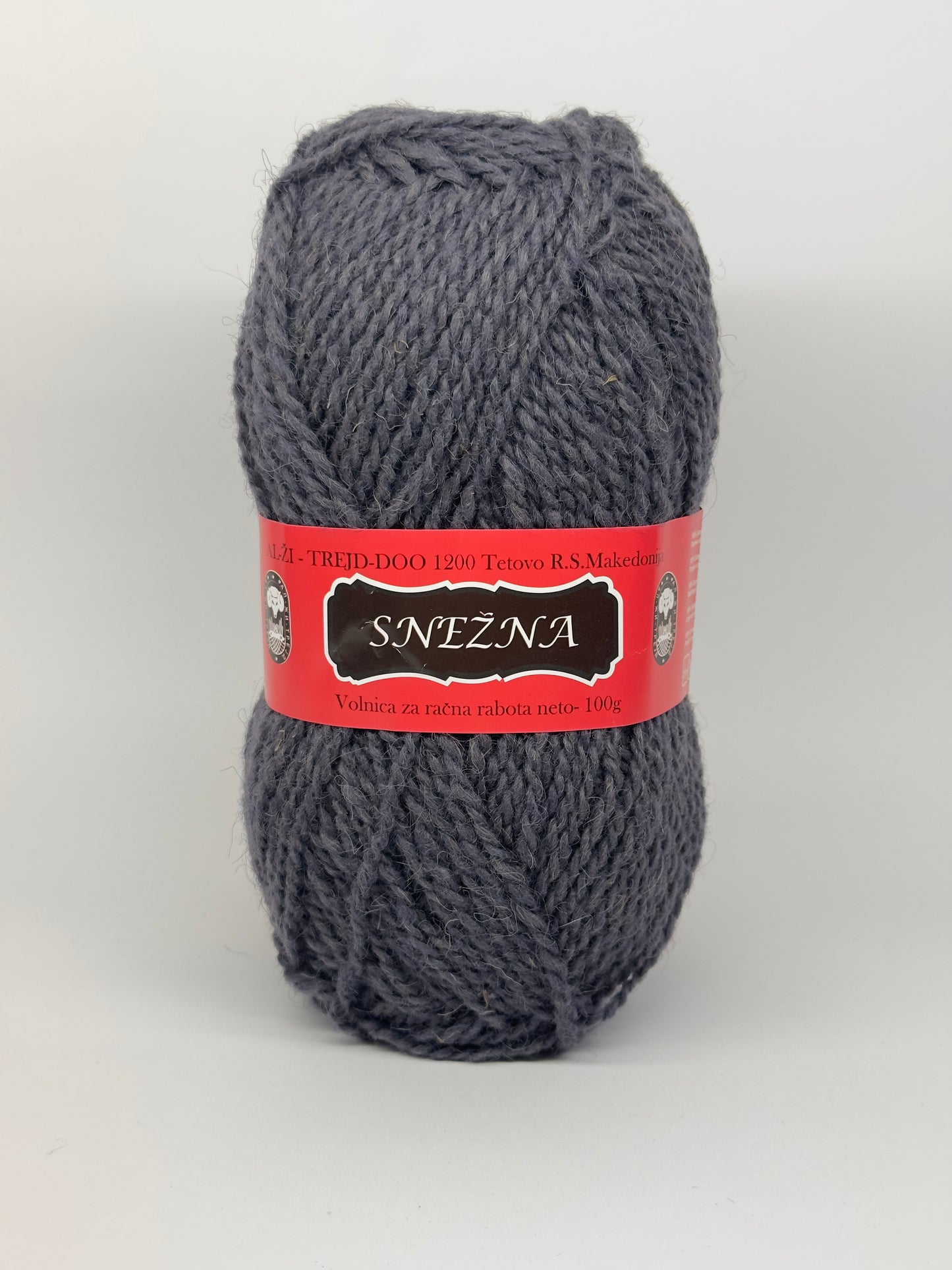 Vunica Snezna 100g – sinteticna vunica iz Makedonije, idealna za pletenje, heklanje, kape, salove i dzempere
