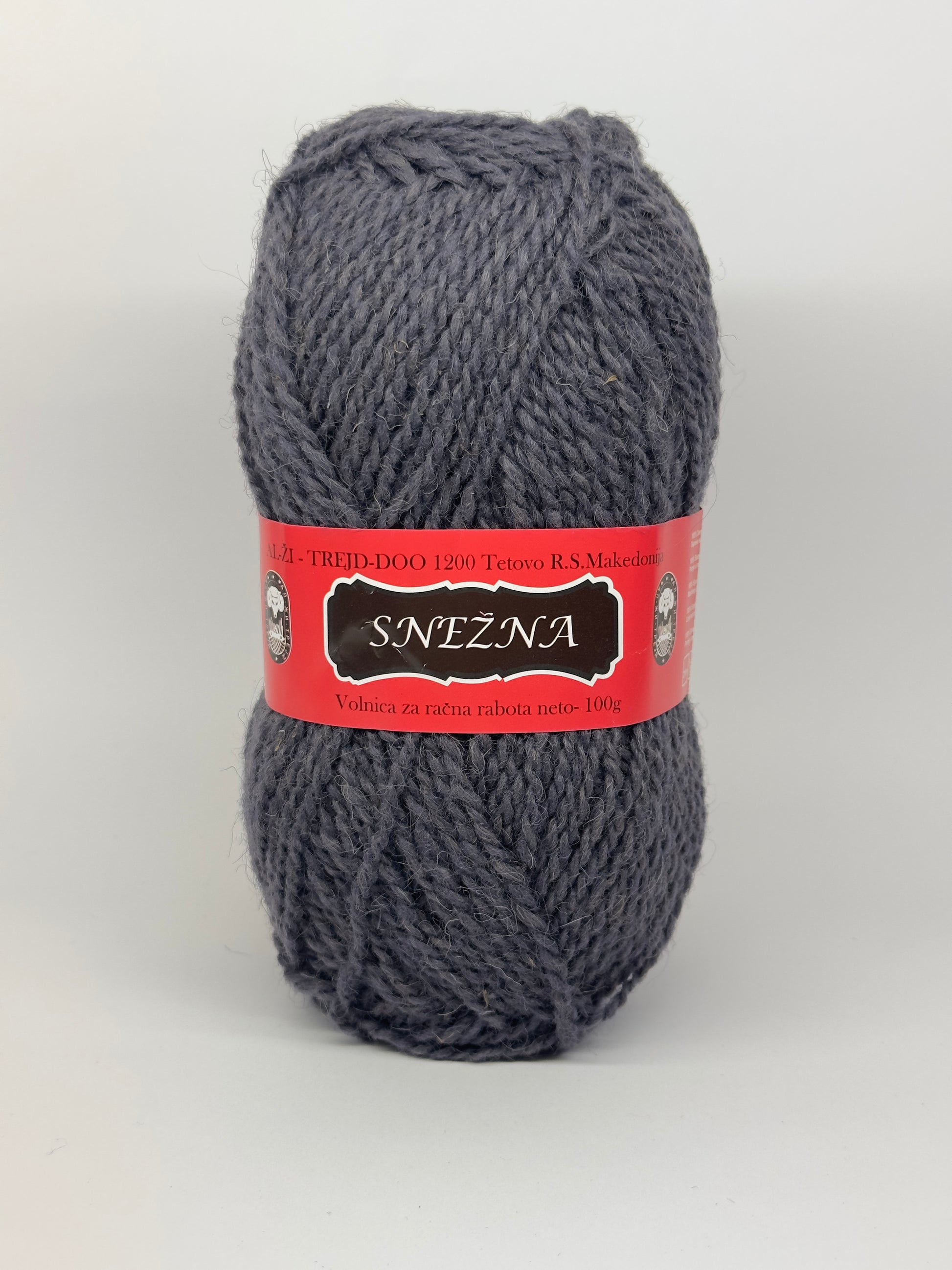 Vunica Snezna 100g – sinteticna vunica iz Makedonije, idealna za pletenje, heklanje, kape, salove i dzempere

