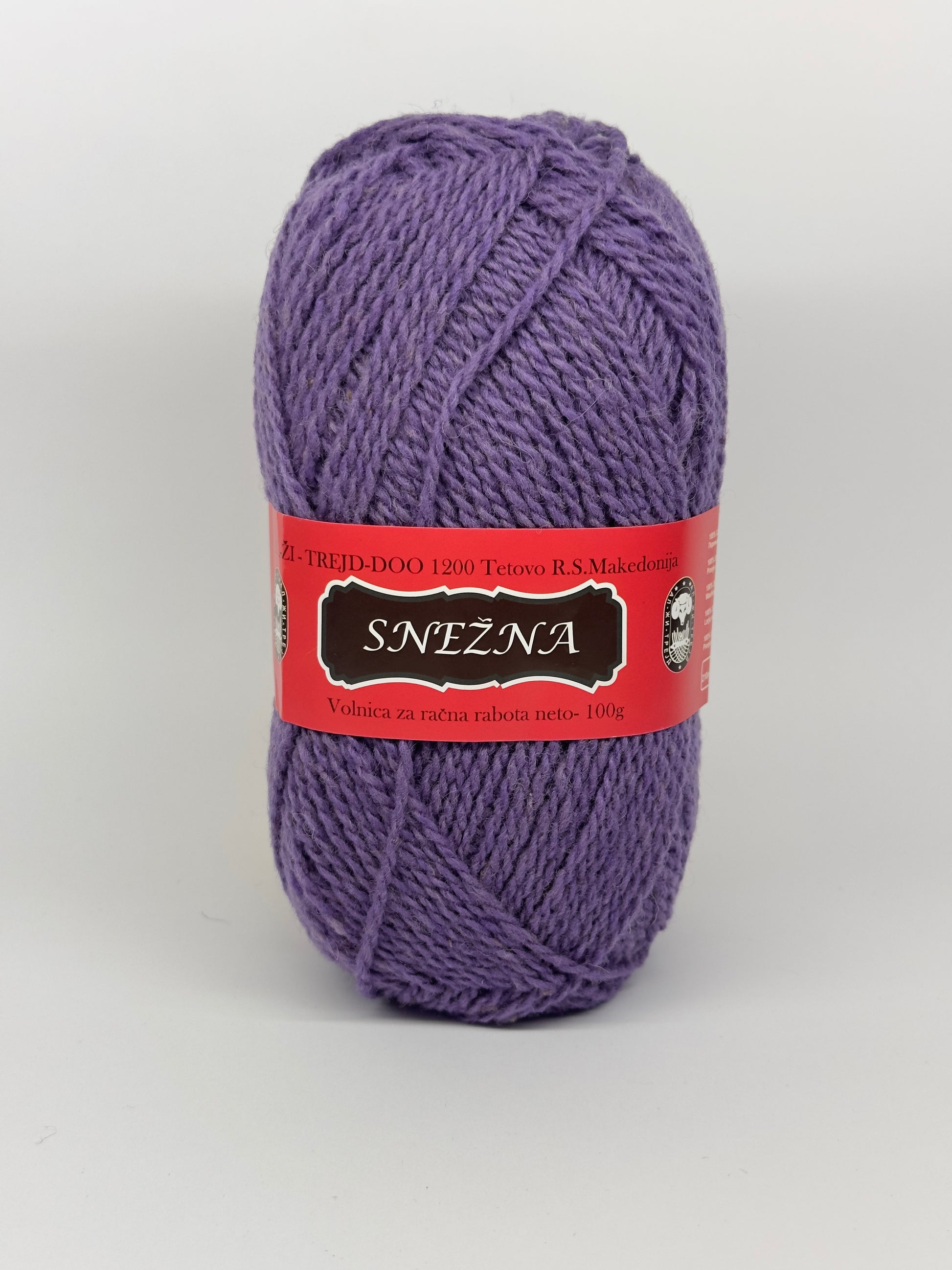 Vunica Snezna 100g – sinteticna vunica iz Makedonije, idealna za pletenje, heklanje, kape, salove i dzempere
