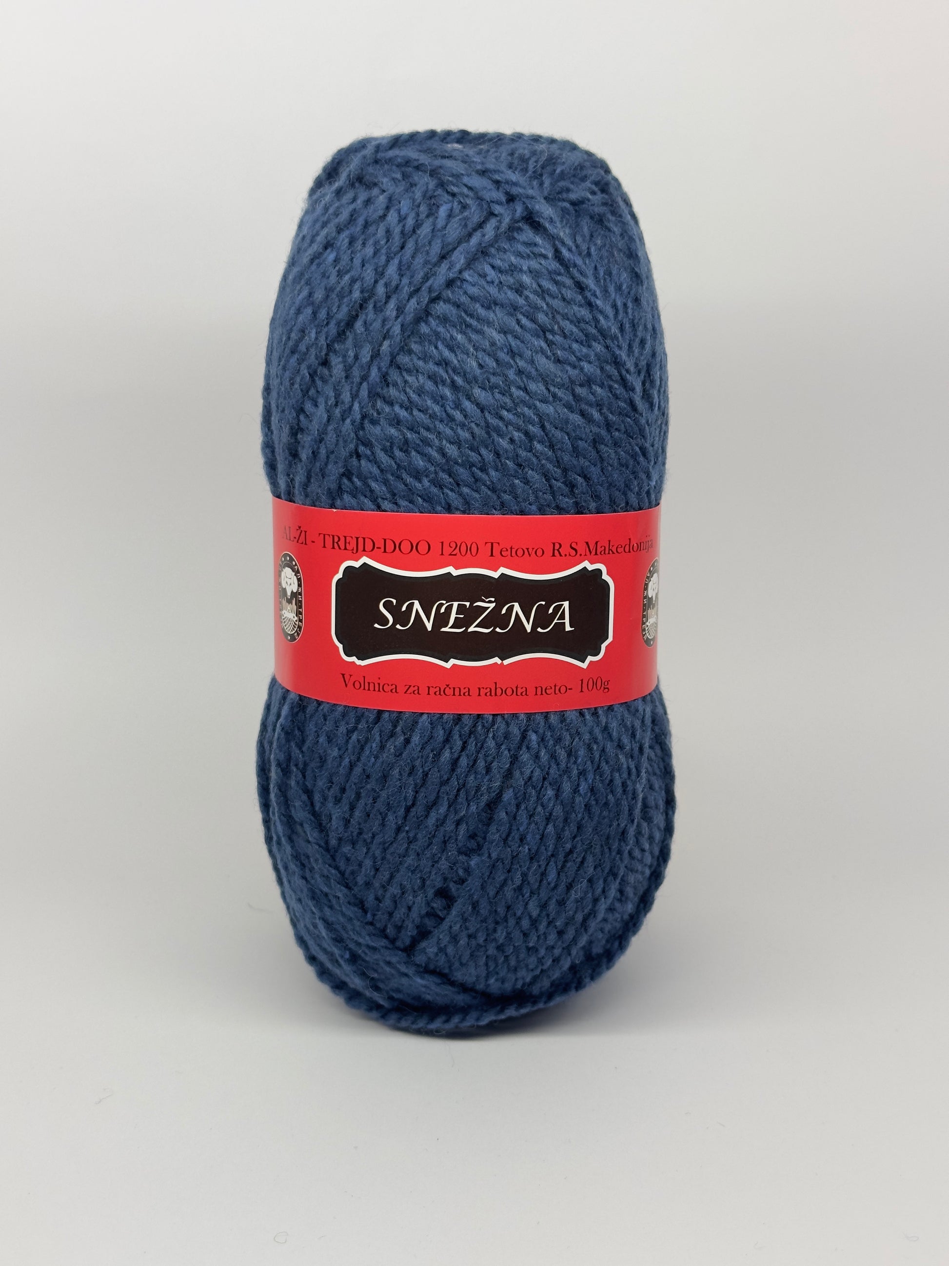 Vunica Snezna 100g – sinteticna vunica iz Makedonije, idealna za pletenje, heklanje, kape, salove i dzempere
