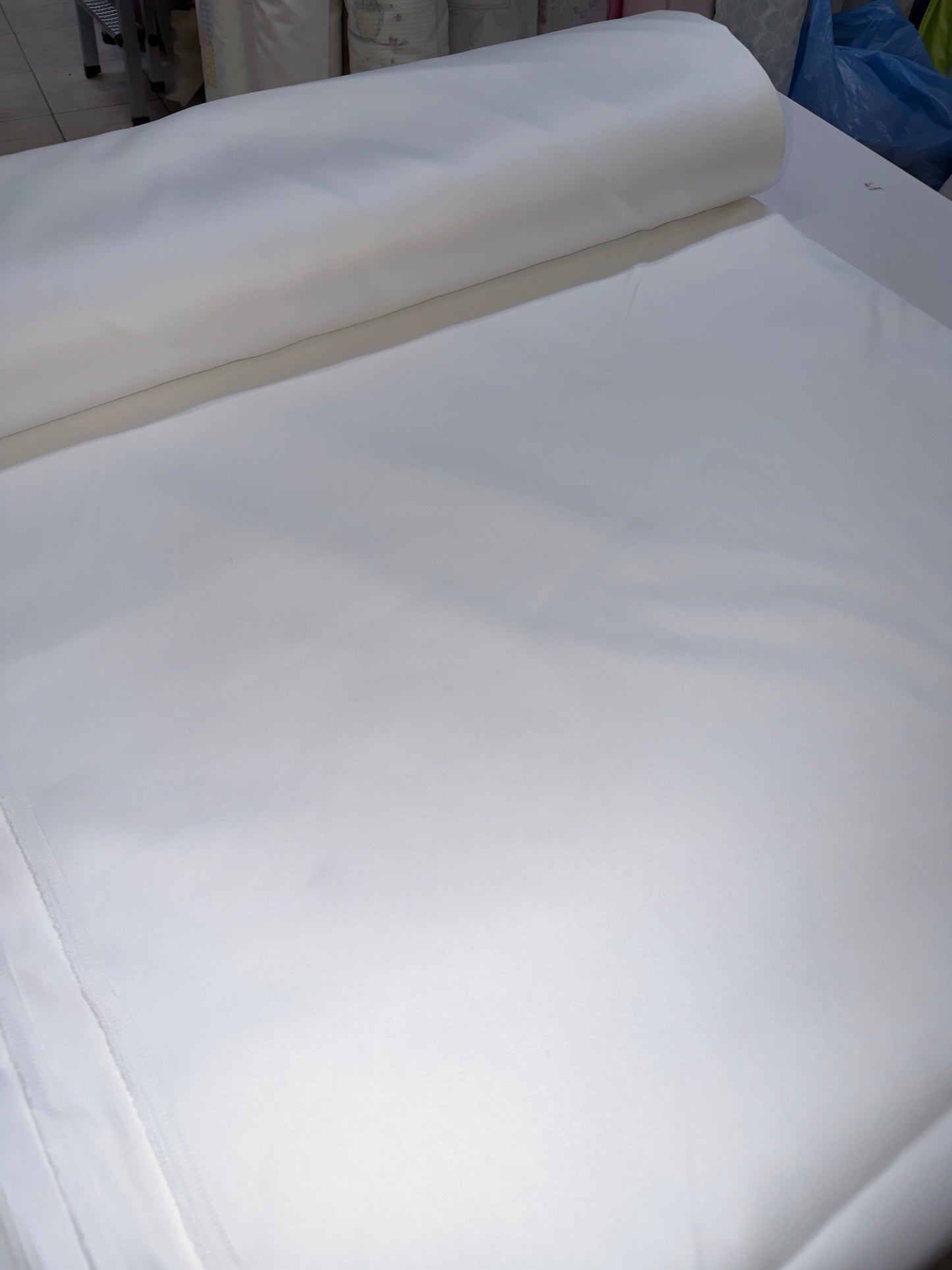 Beli Polycotton stolnjak – Gotov stolnjak po meri - DjinaTeks