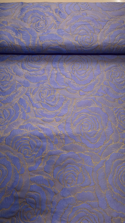 Brokat Rosa sa reljefnim ružama – svečana tkanina za haljine - DjinaTeks