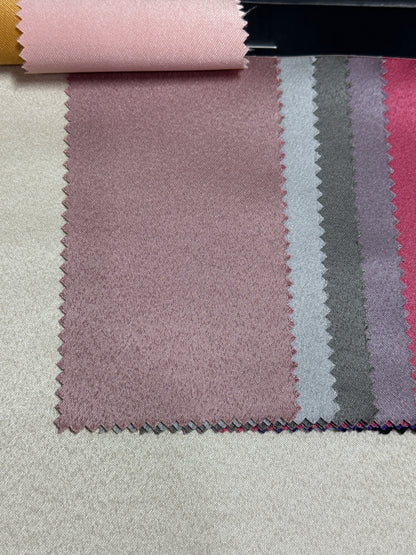 Puder Roze Damast Glat Gotov Stolnjak Više Dimenzija (135x135, 180x135, 220x135, 275x135)