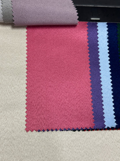 Pink Damast Glat Gotov Stolnjak Više Dimenzija (135x135, 180x135, 220x135, 275x135)
