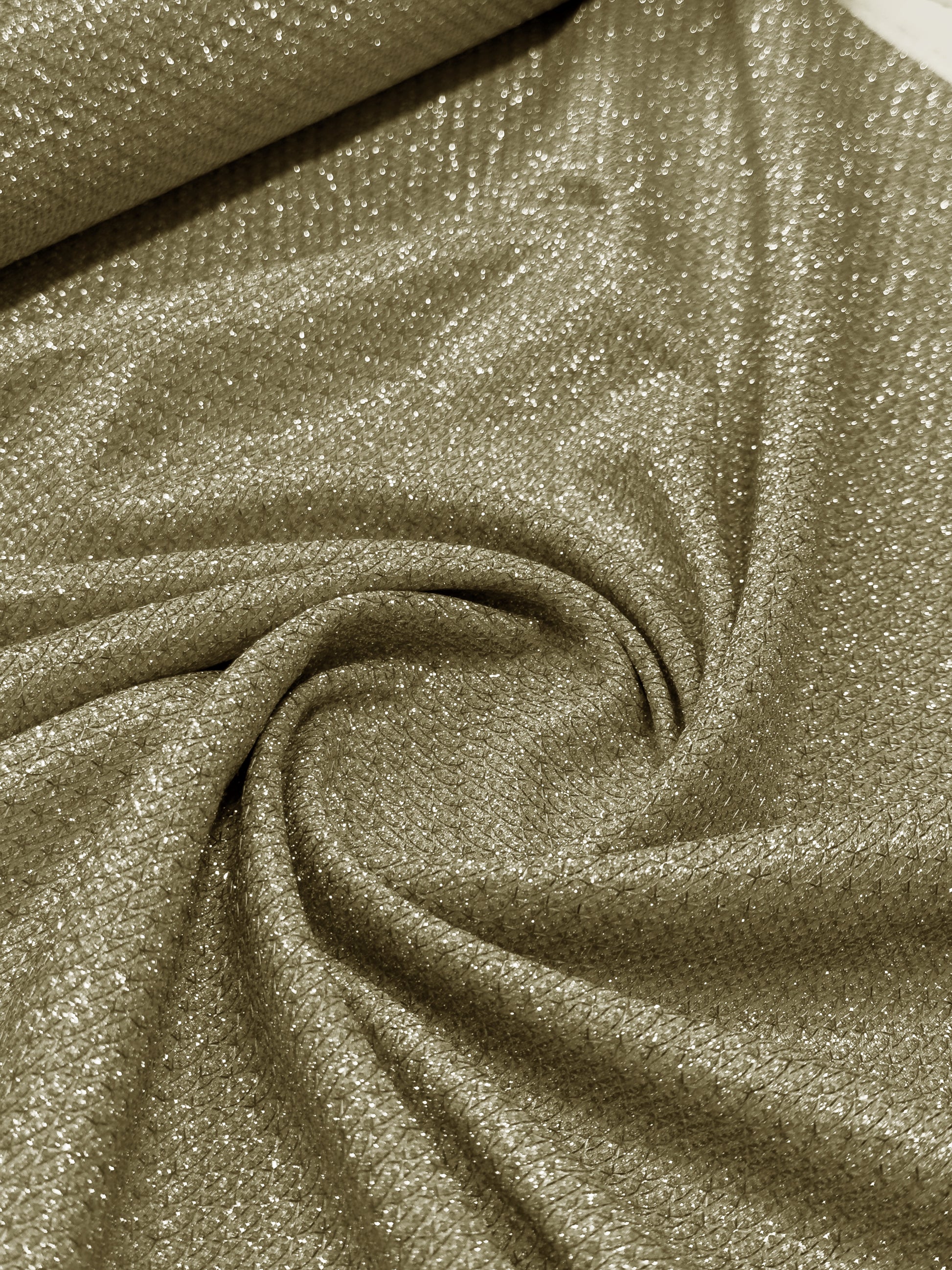 Shimmer Chain Materijal za Svečane i Elegantne Haljine - DjinaTeks